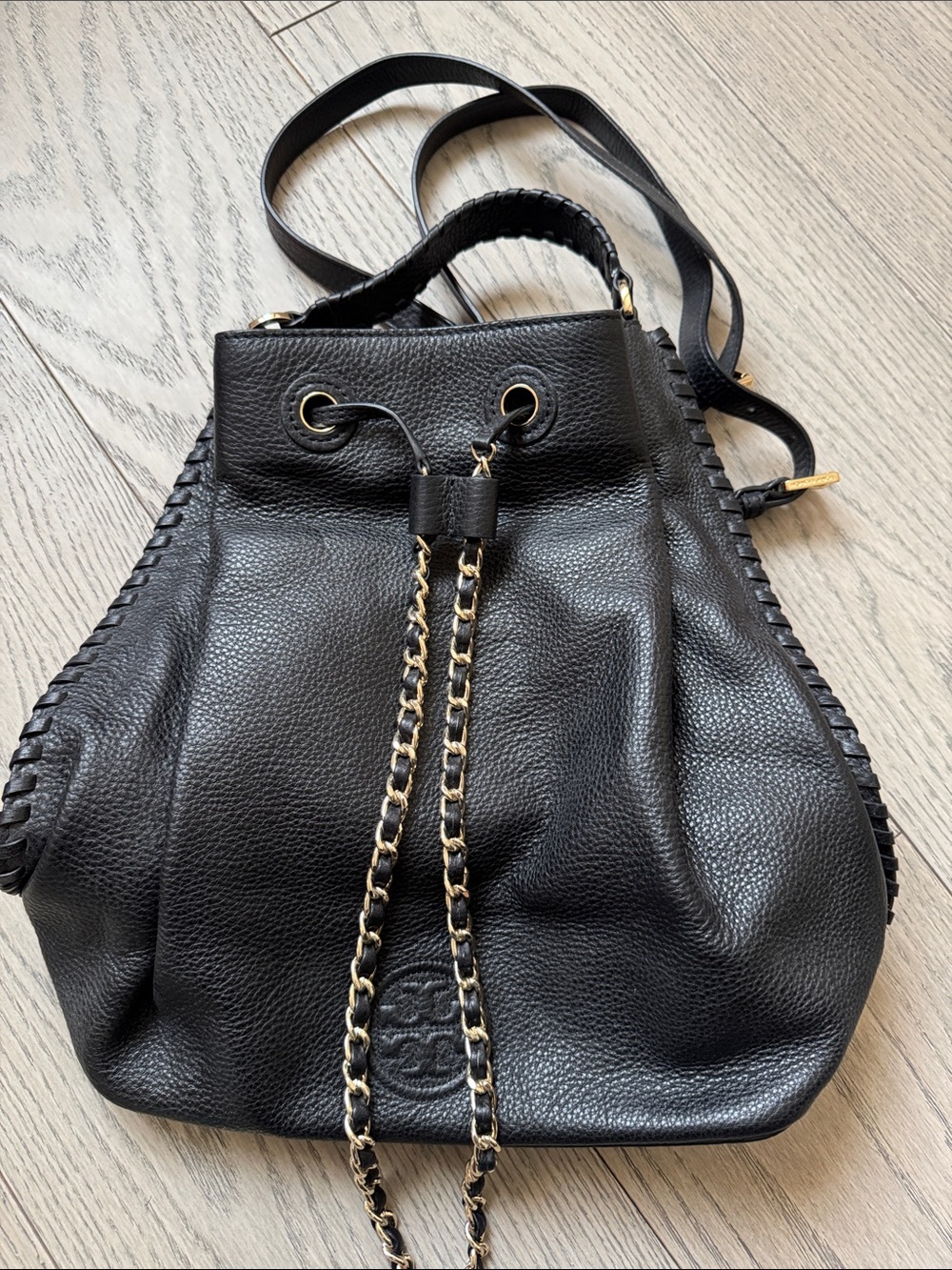 Tory Burch Black Pebbled Leather Drawstring Bucket Bag with Gold Chain